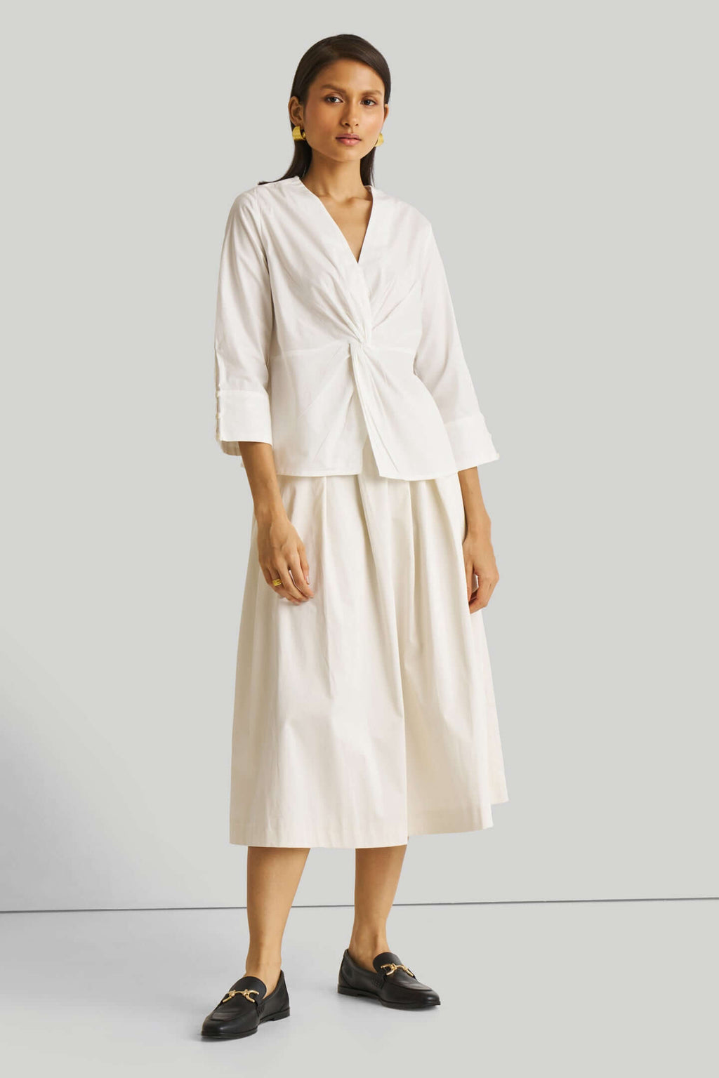 Front Twist Top in White by DC-Reistor