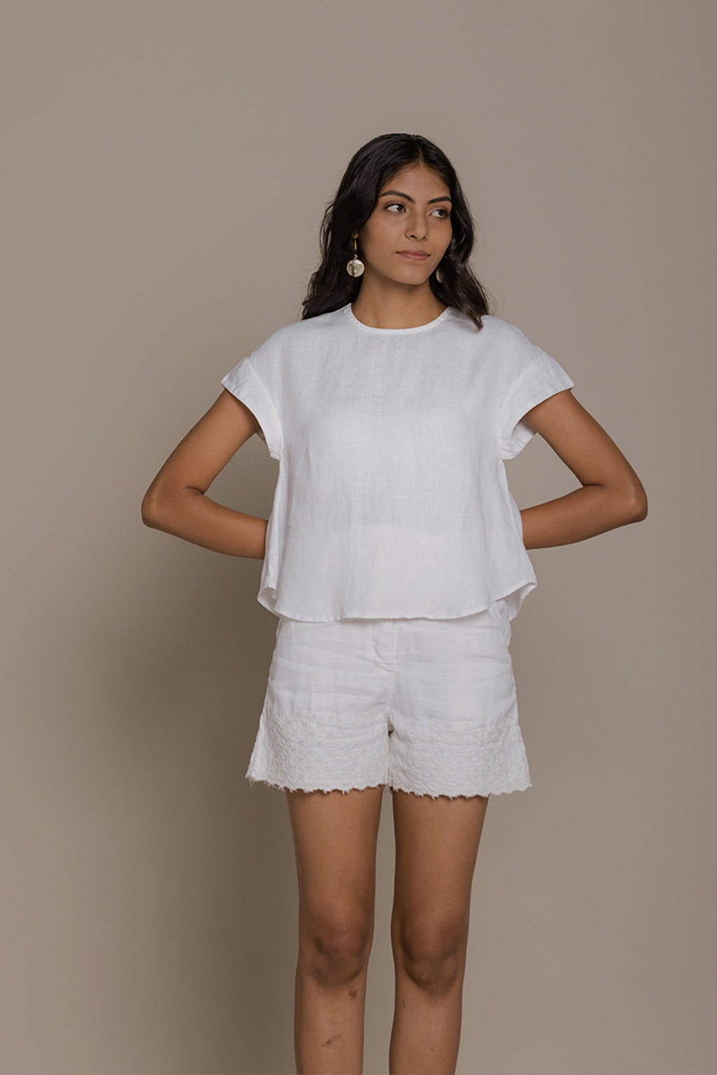 Sandcastle Saturdays Top in White by DC-Reistor