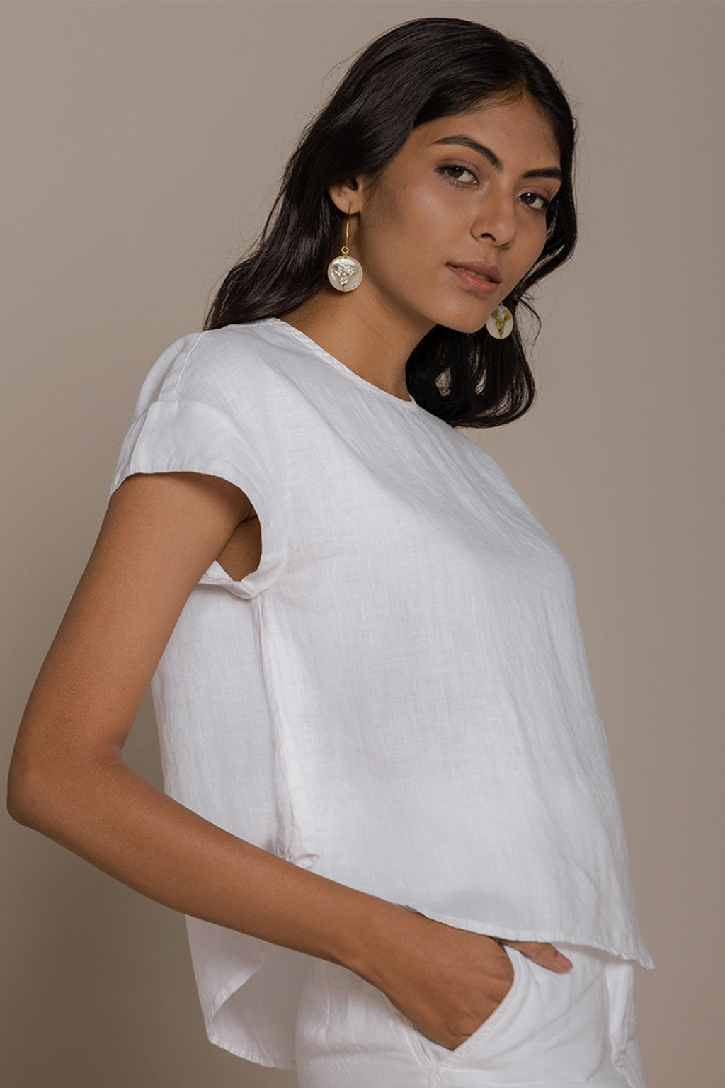 Sandcastle Saturdays Top in White by DC-Reistor