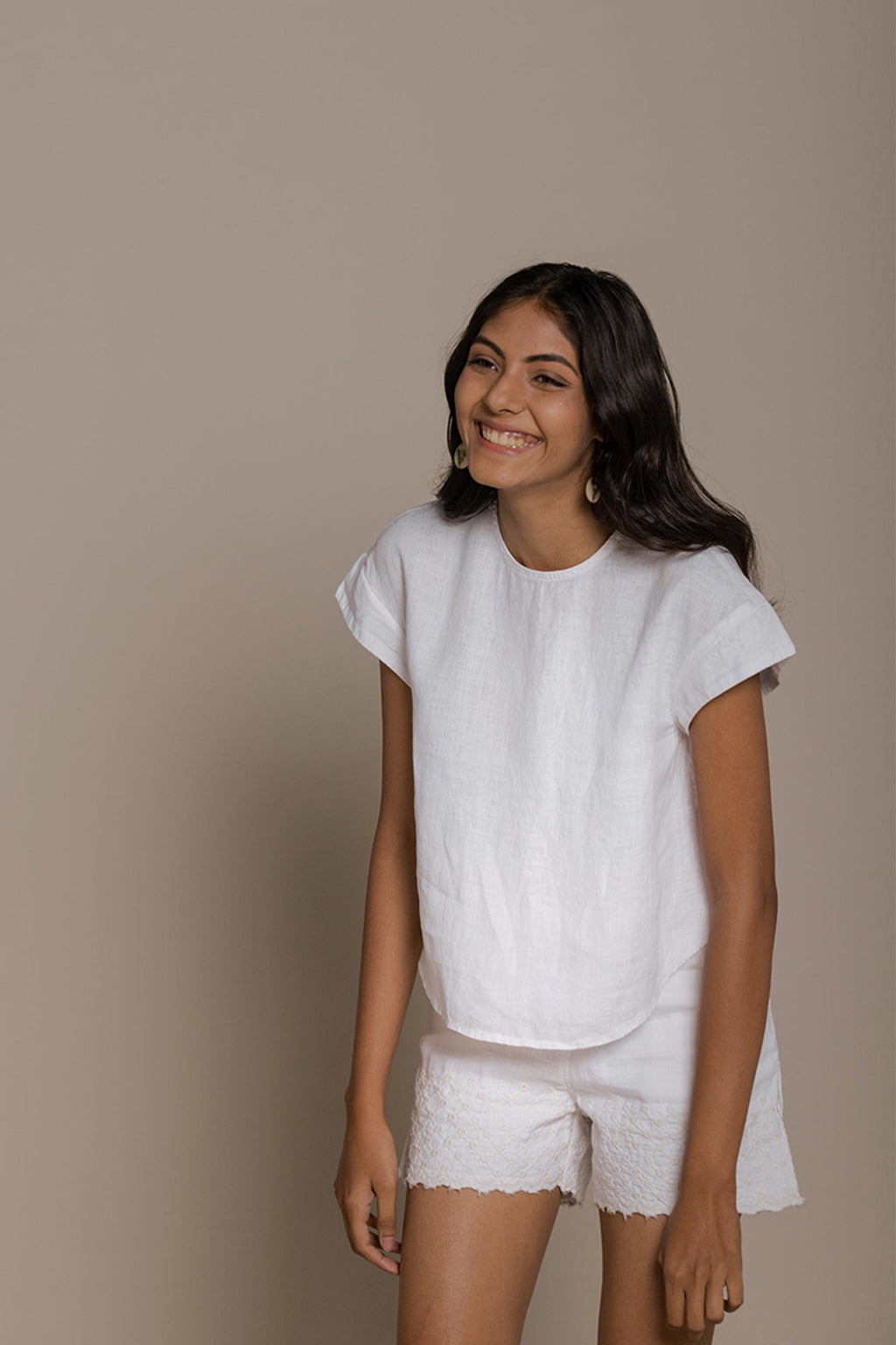 Sandcastle Saturdays Top in White by DC-Reistor