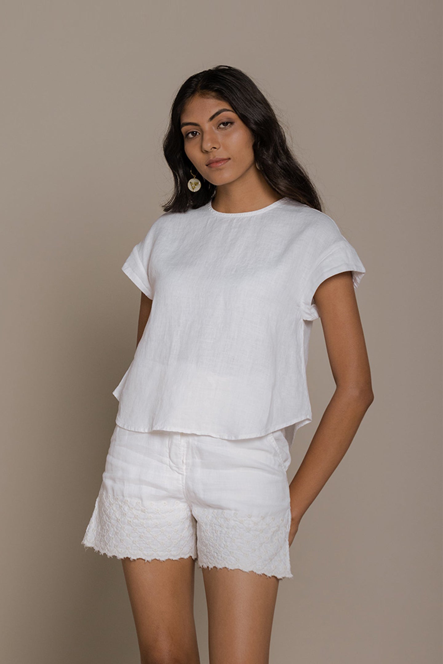 Sandcastle Saturdays Top in White by DC-Reistor