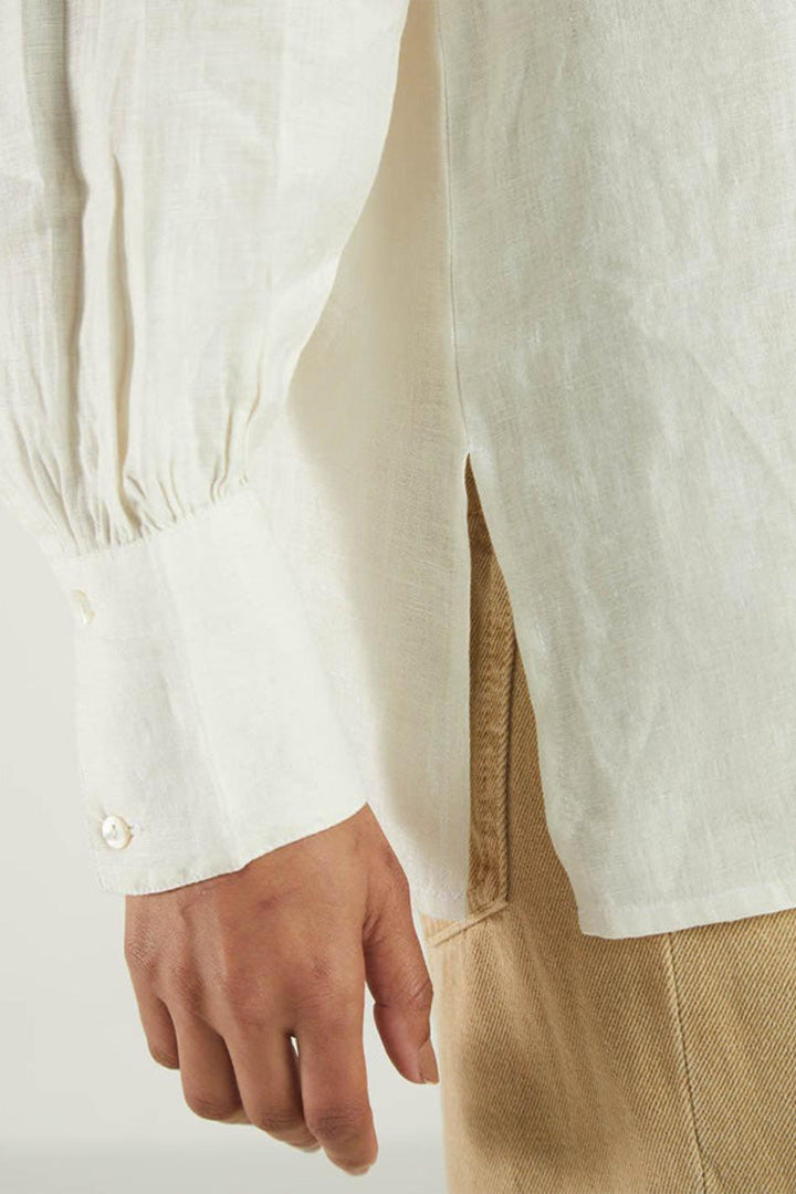 Summer Shirt in Off-white by DC-Reistor