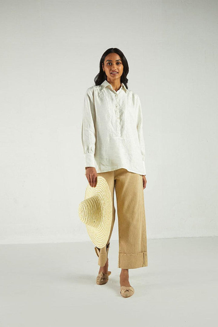 Summer Shirt in Off-white by DC-Reistor