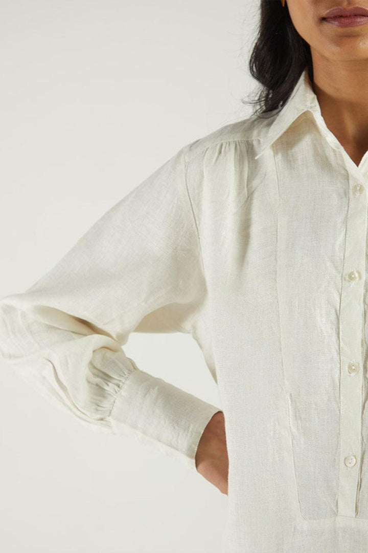 Summer Shirt in Off-white by DC-Reistor